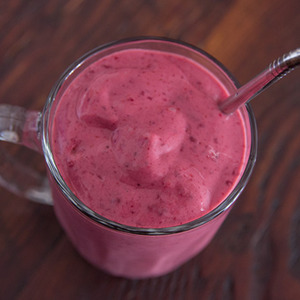 Easy Mango-Blackberry Smoothie Recipe