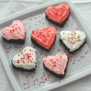 Easy Frosted Valentine’s Brownies Recipe
