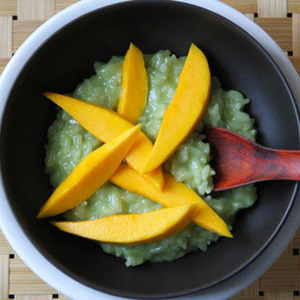 Thai-Inspired Coconut-Pandan Rice Pudding With Fresh Mango Recipe