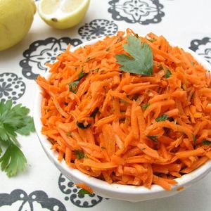 Moroccan Raw Carrot Salad