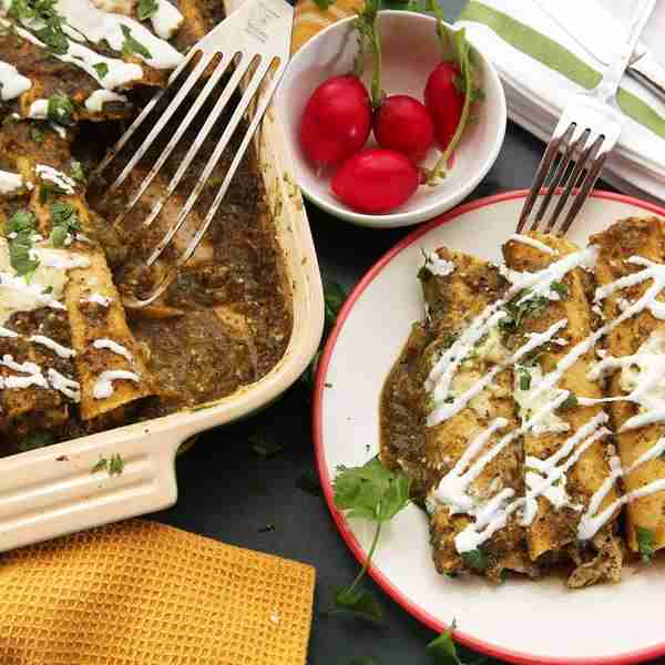 The Best Creamy Chicken Enchiladas Recipe