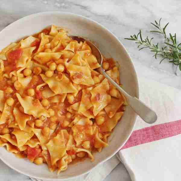 Pasta e Ceci (Pasta with Chickpeas)