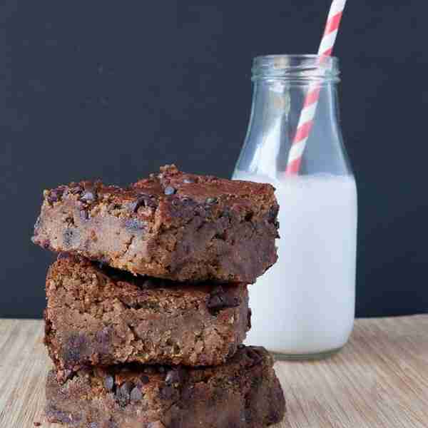 Superfood Chocolate Chip Chickpea Bars