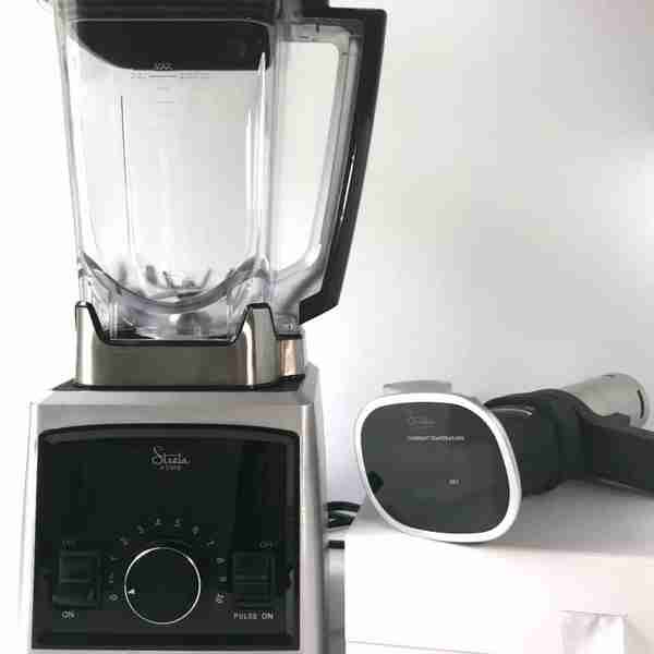 Chocolate Raspberry Keto Smoothie Bowl