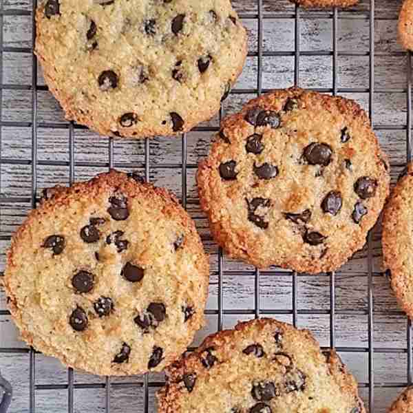 Best Keto Chocolate Chip Cookies