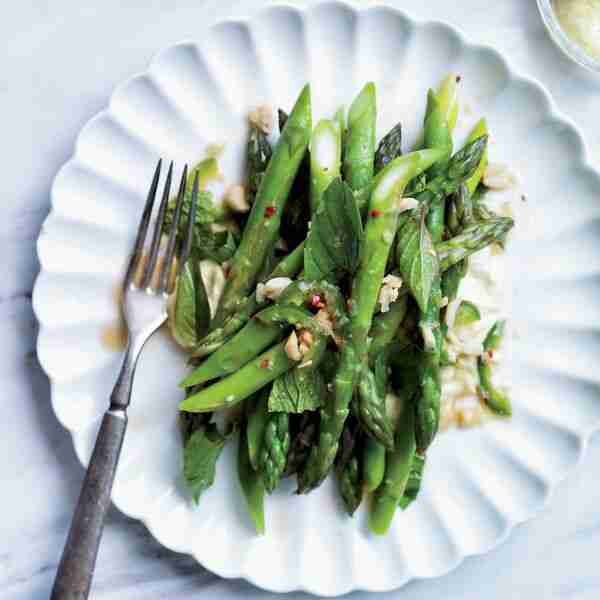 Asparagus Salad with Makrut-Lime Curry and Peanuts