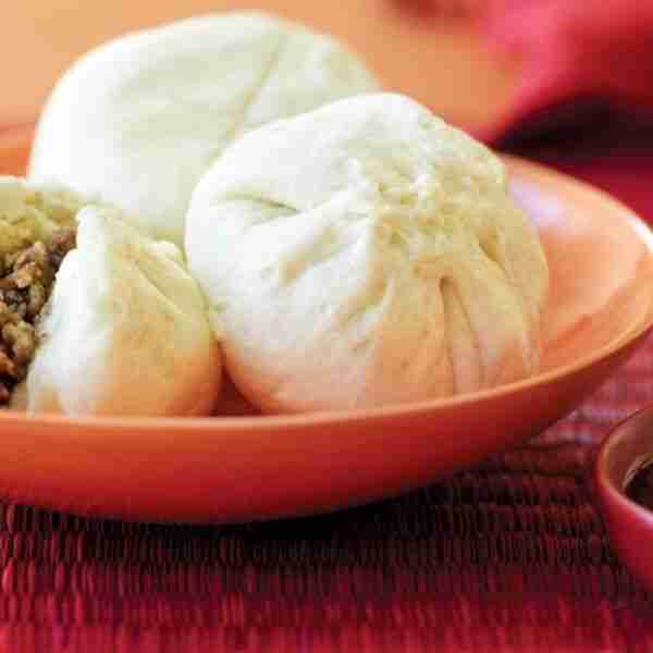 Steamed Chinese five-spice chicken buns