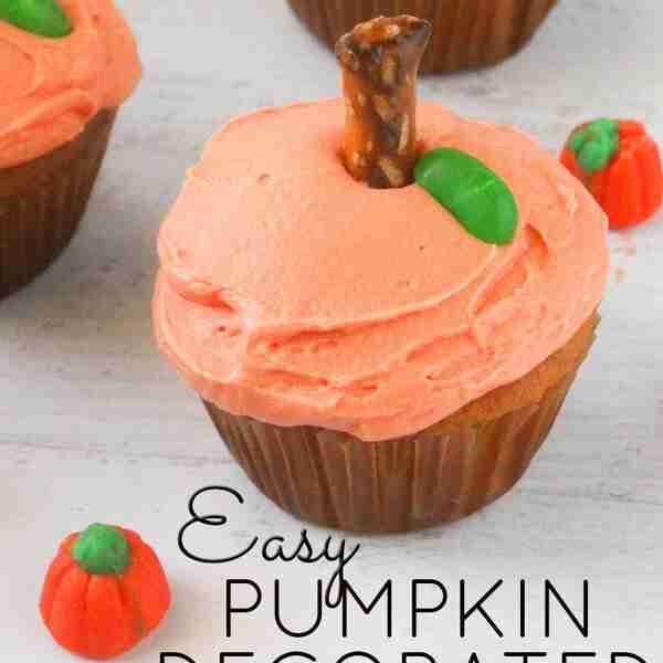 Easy Pumpkin Decorated Cupcakes