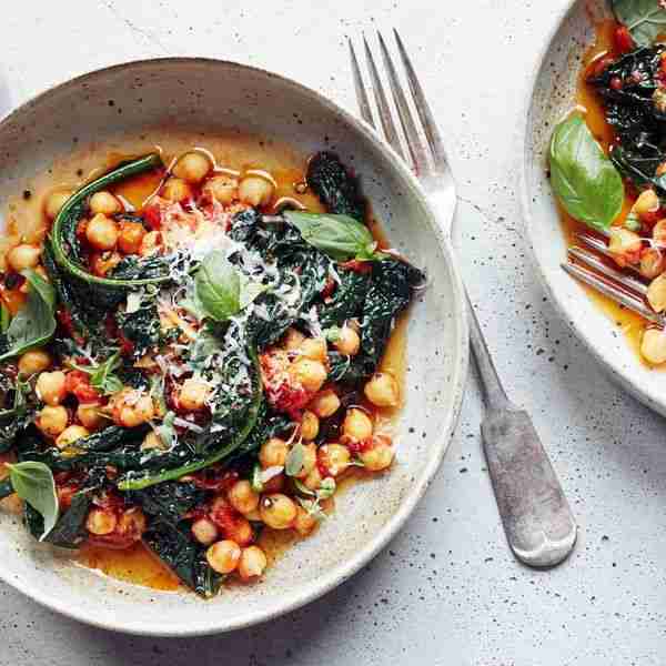Chickpeas and Kale in Spicy Pomodoro Sauce