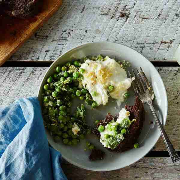 Lemon-Mint Peas with Burrata and Breadcrumbs