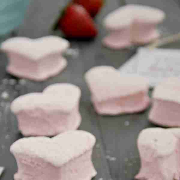 Homemade Fresh Strawberry Marshmallows