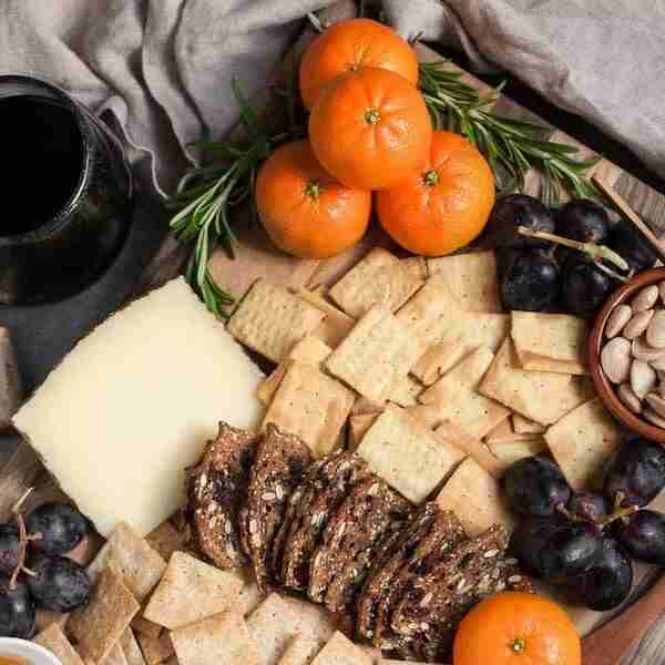 POMEGRANATE CHÈVRE CHEESEBALL