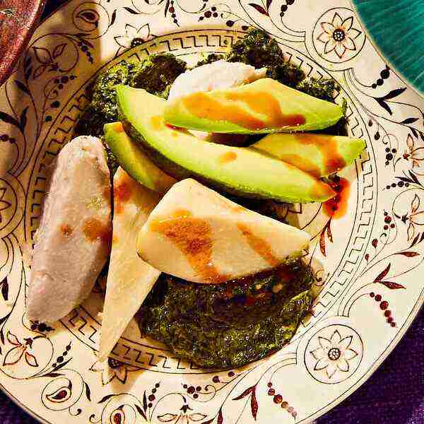 Raíces Isleñas con Pesto de Cilantrillo y Aguacate (Island Roots with Cilantro Pesto & Avocado)