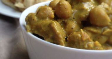 Easy Beef and Chickpea Curry (pressure cooker or not)